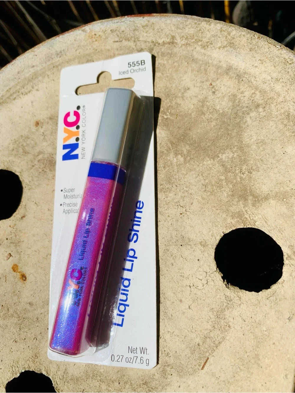 NYC Liquid Lip Shine Iced Orchid - Shimmery Purple-Pink